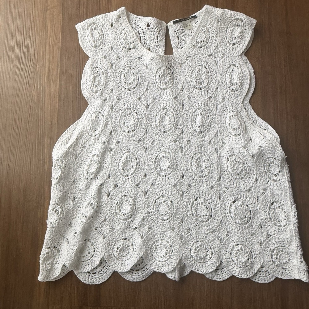 Tahari Crochet Tank Top Womens Large White Scallop Knitted Sleeveless Summer